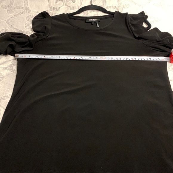 DKNY SWEATER OPEN SHOLDER - Picture 9 of 9